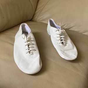 Capezio men’s white leather jazz shoes